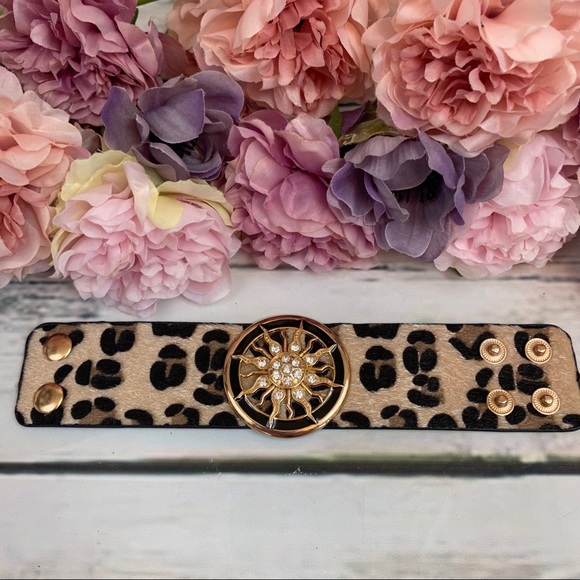 Light Leopard Wrap Gold Crystal Sun Cuff Bracelet - Picture 2 of 8